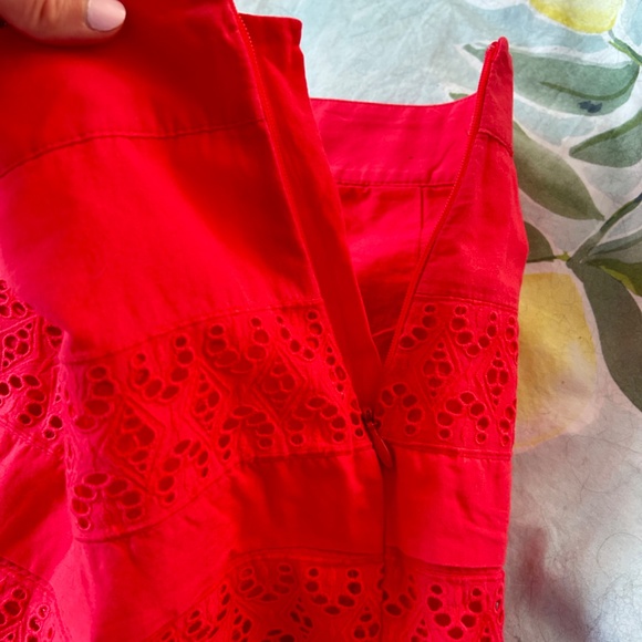 Scallop-Edge Gap Miniskirt - Picture 4 of 5